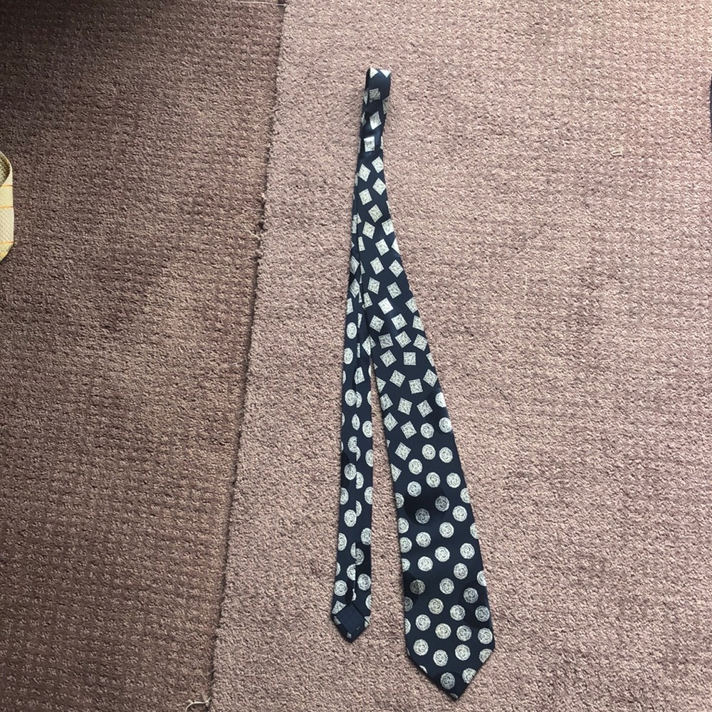 Brioni silk tie